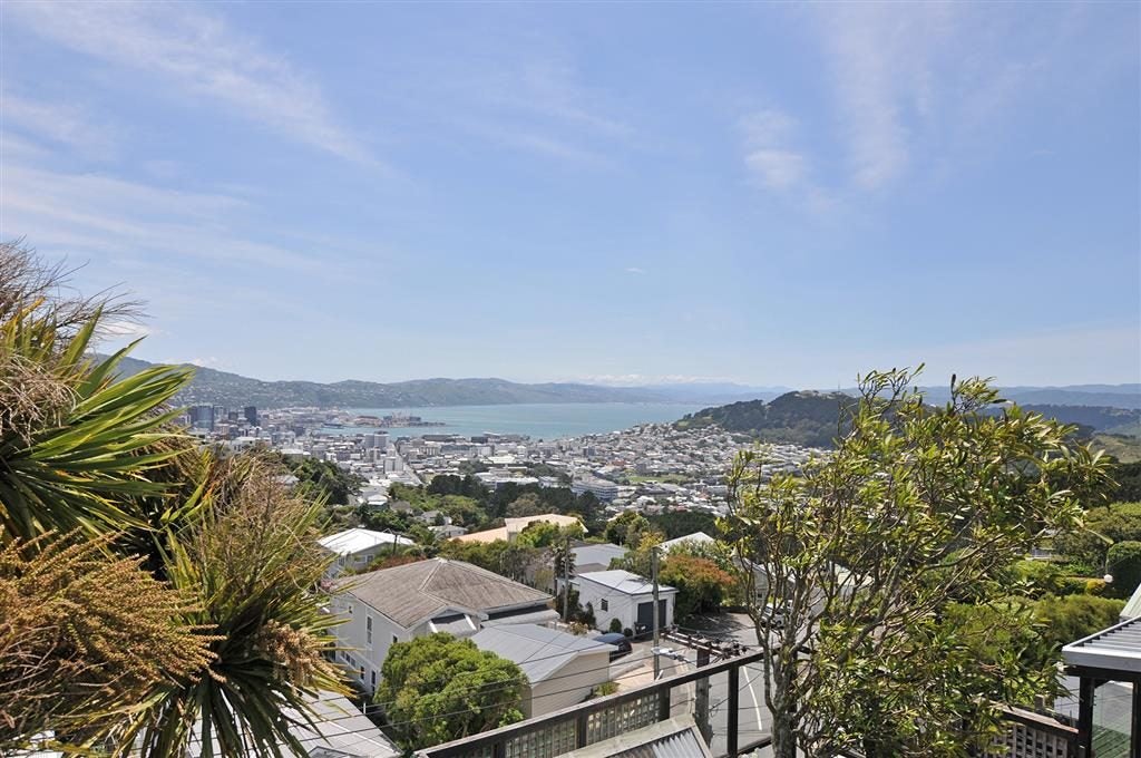 35 Connaught Terrace, Brooklyn, Wellington - Carousel 2