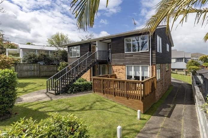 4/4 Sierra Street, Glendowie, Auckland - Carousel 1