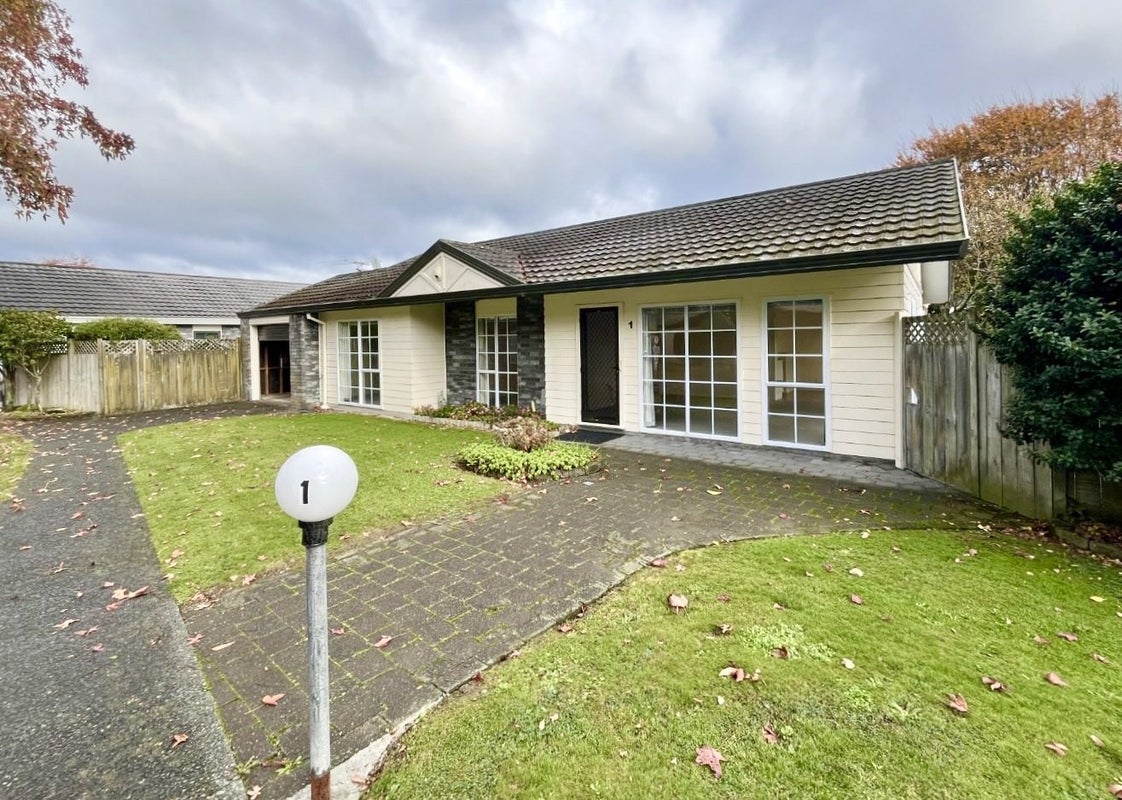 1/169 Whites Line East, Waiwhetu, Lower Hutt - Carousel 1
