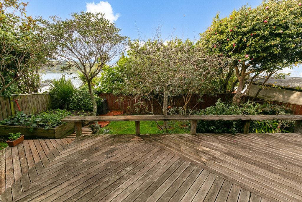 27 Matai Road, Hataitai, Wellington - Carousel 25