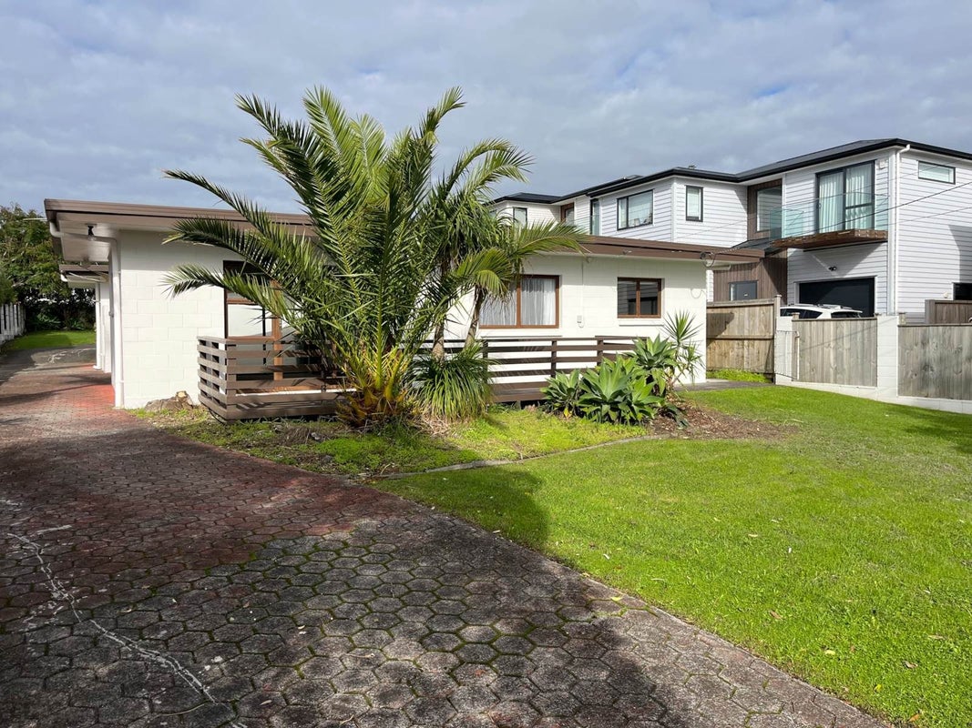 62 Bay Street, Red Beach, Red Beach - Carousel 1