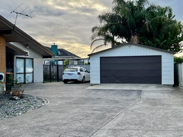36 Manse Road, Pahurehure, Papakura - Carousel 1