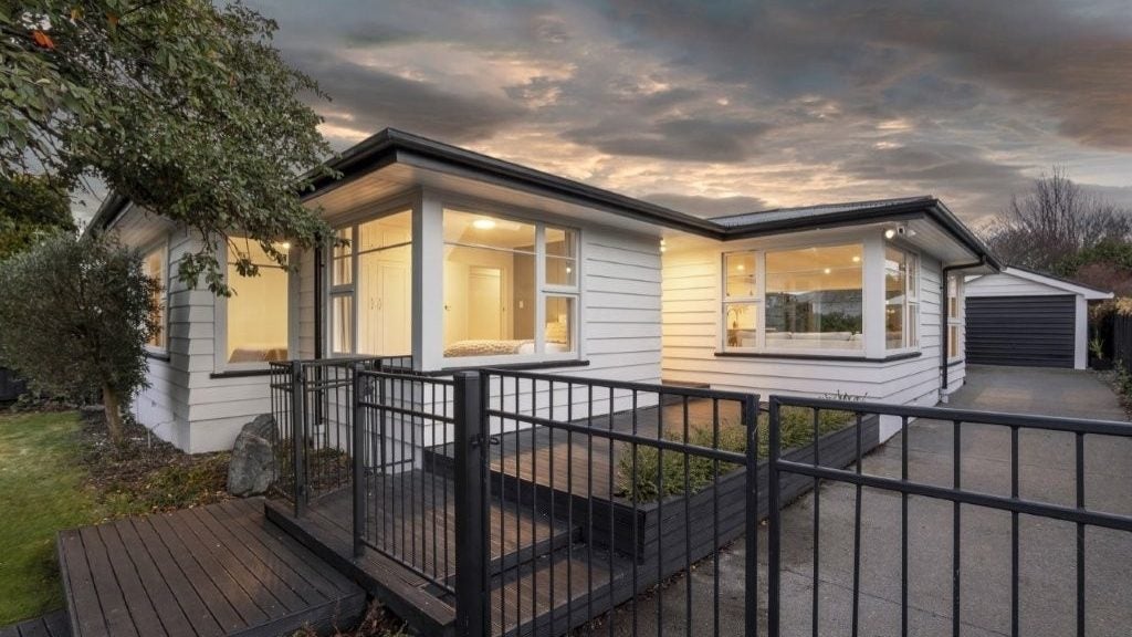 195 Rutland Street, St Albans, Christchurch - Carousel 1