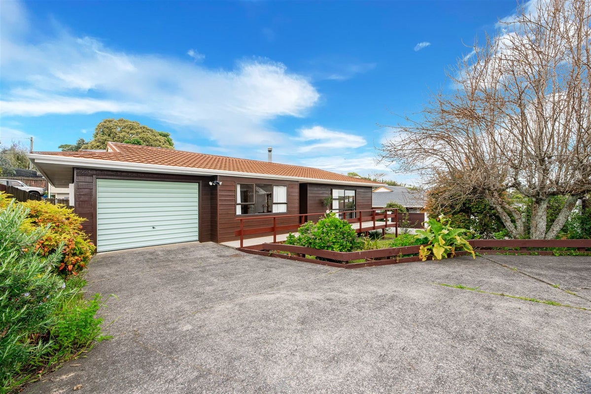 1/246 Great North Road, Henderson, Auckland - Carousel 1