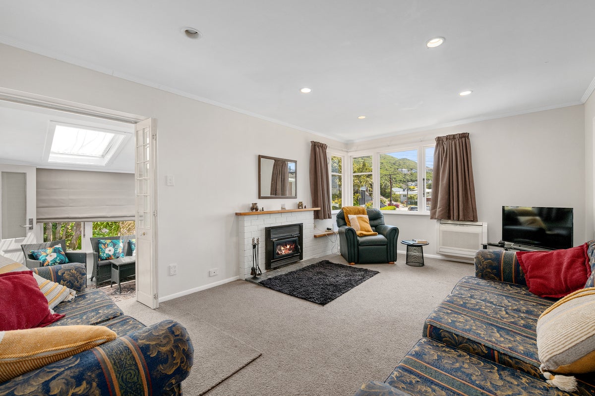 25 Arapiko Street, Johnsonville, Wellington - Carousel 2