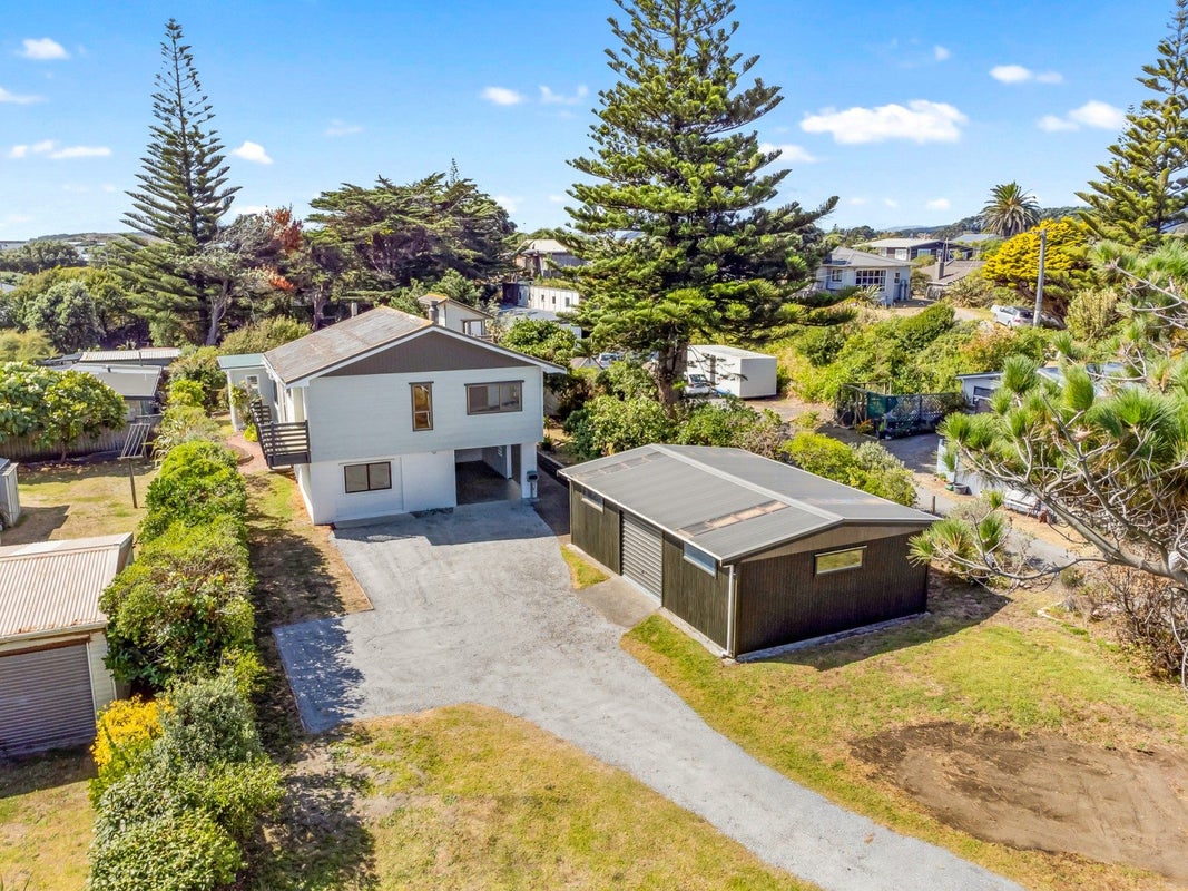 6 Toi Street, Otaki Beach, Otaki - Carousel 1