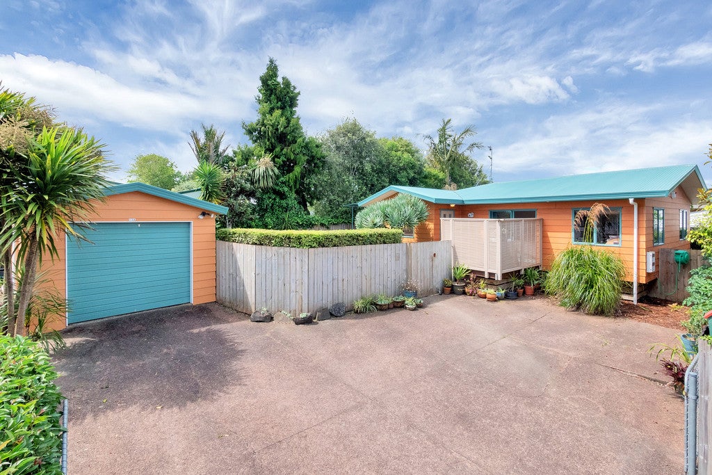 1/10 Dallow Place, Henderson, Auckland - Carousel 1