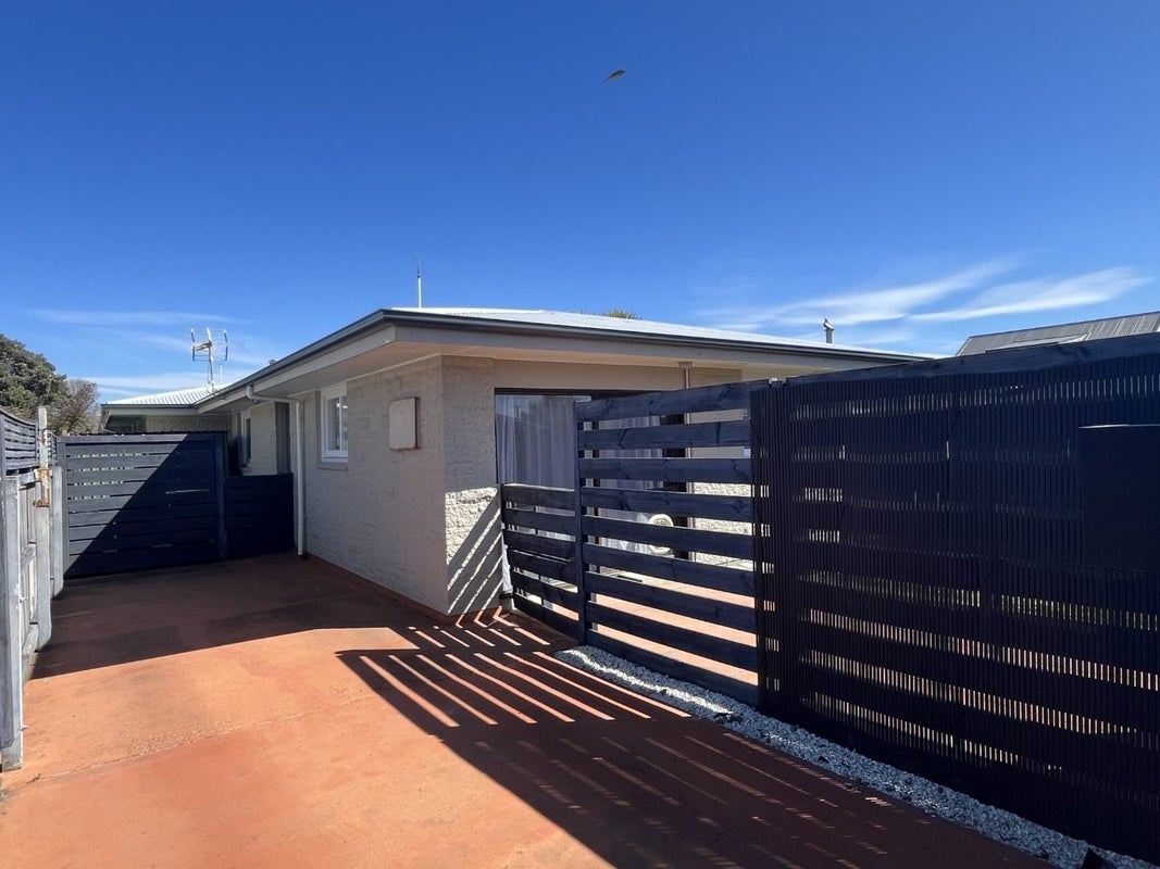 2/76 Estuary Road, New Brighton, Christchurch - Carousel 1