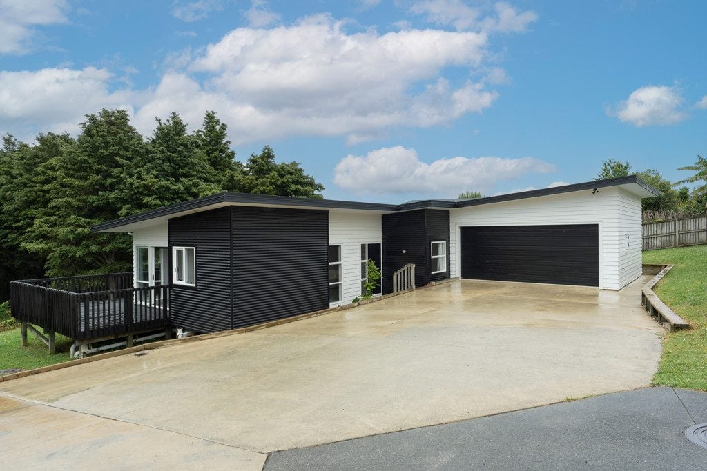 60 Pebble Beach Boulevard, Kamo, Whangarei - Carousel 1