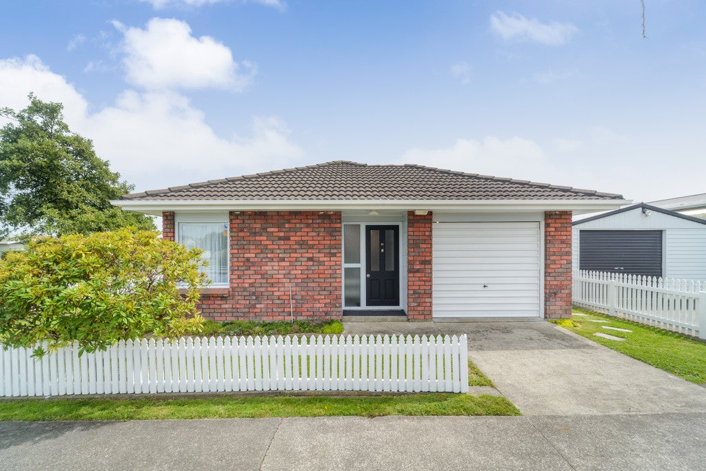 26 Fairs Road, Milson, Palmerston North - Carousel 1