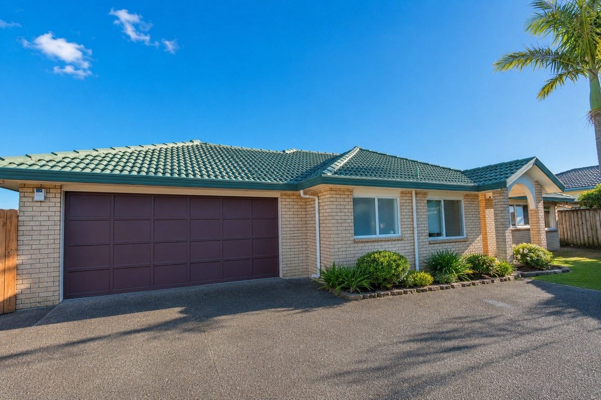 2/6 Keenagh Rise, Dannemora, Auckland - Carousel 2
