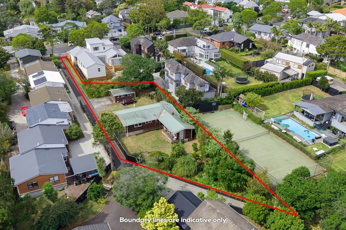 58 Waiatarua Road, Remuera, Auckland - Carousel 1