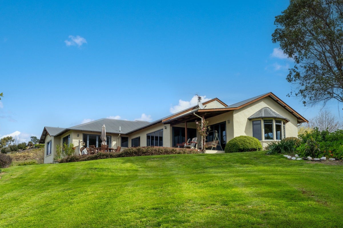 33 Redwood Park Road, Redwood Valley, Richmond - Carousel 1