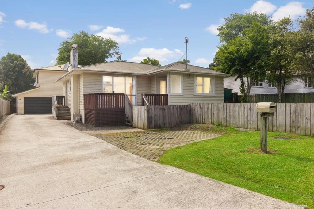 4 Ranui Avenue, Ranui, Auckland - Carousel 1