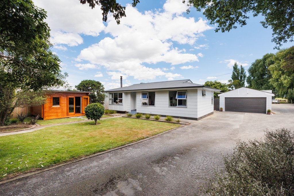 1019 Rangitikei Line, Newbury, Feilding - Carousel 2