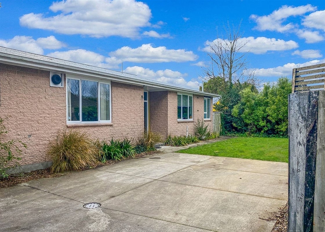 33 New Brighton Road, Shirley, Christchurch - Carousel 1