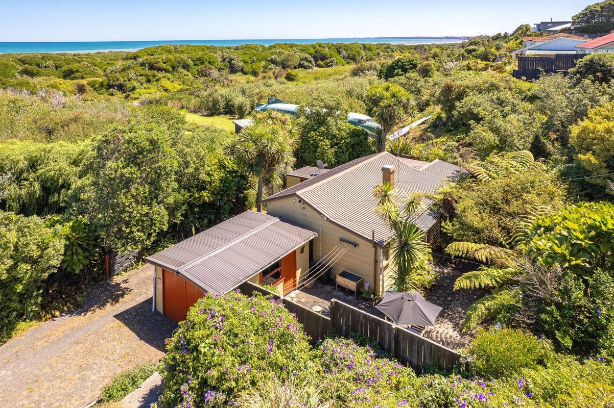 77A Karaka Street, Castlecliff, Whanganui - Carousel 1