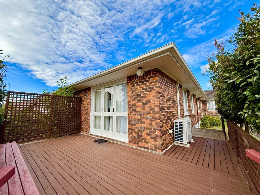 2/8 Bowling Avenue, Epsom, Auckland - Carousel 2