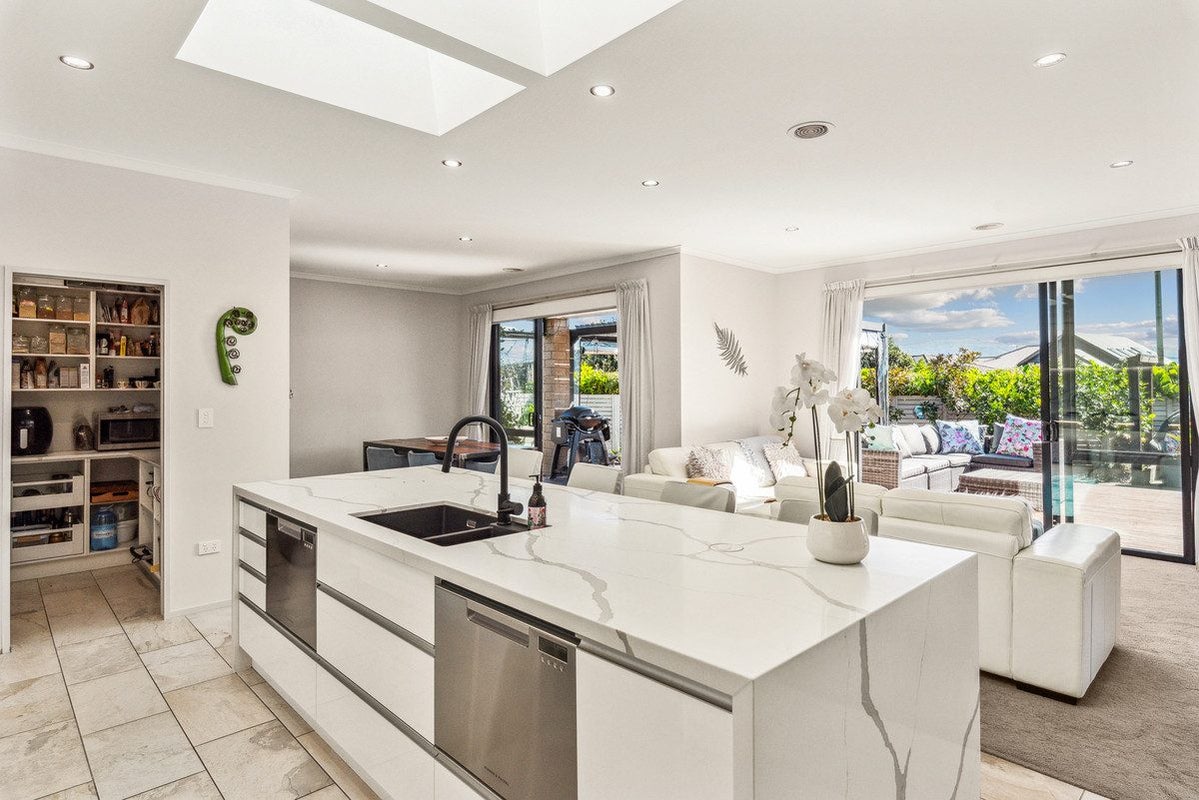 6 Taranui Way, Paraparaumu Beach, Paraparaumu - Carousel 1