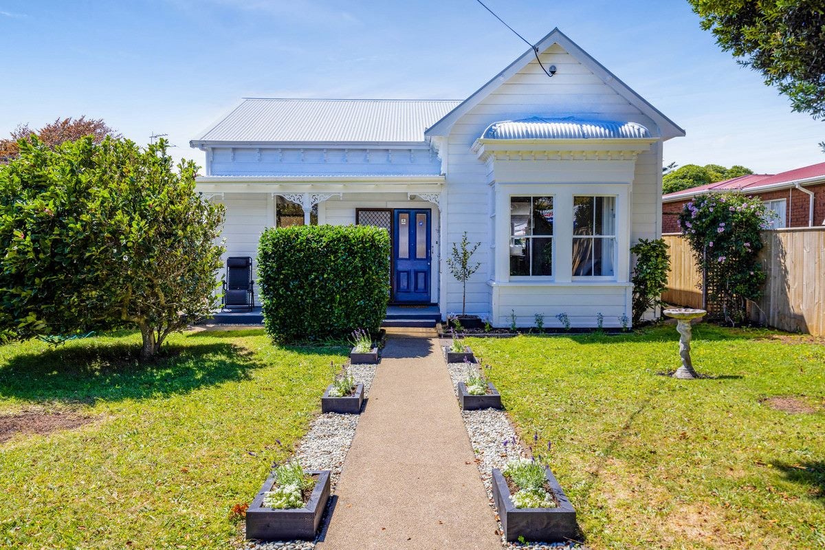 67 Govett Avenue, Frankleigh Park, New Plymouth - Carousel 1