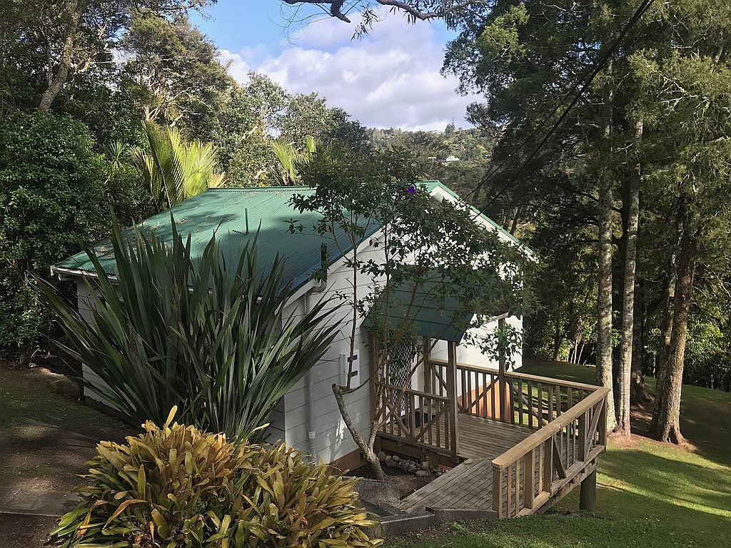 136 Victory Road, Laingholm, Auckland - Carousel 1