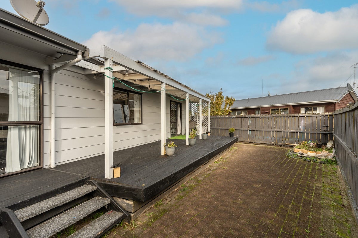 12 Kentucky Crescent, Nawton, Hamilton - Carousel 13