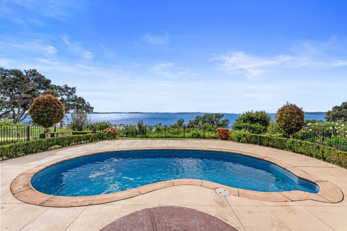 108 Clovelly Road, Bucklands Beach, Auckland - Carousel 2