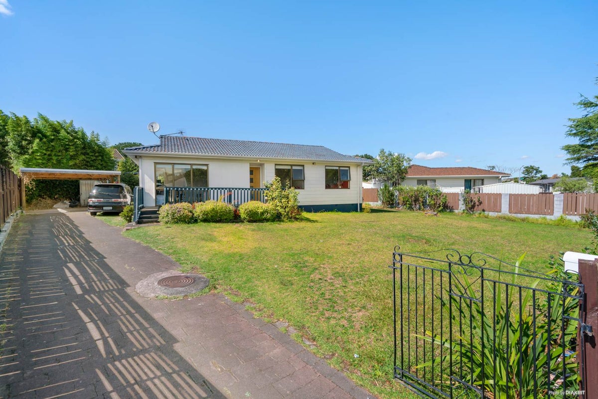 3 McGreal Place, Weymouth, Auckland - Carousel 1