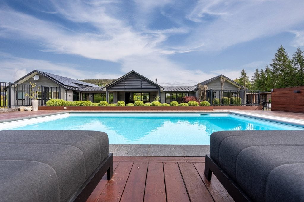 5 Mount Ida Place, Wanaka - Carousel 1