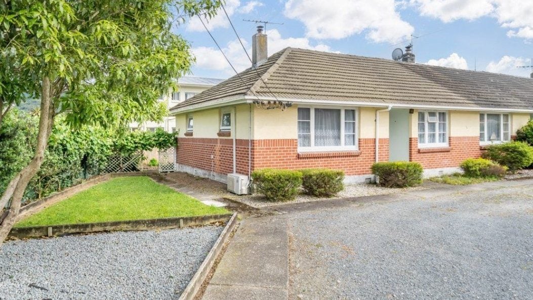 13 Totara Street, Wainuiomata, Lower Hutt - Carousel 1