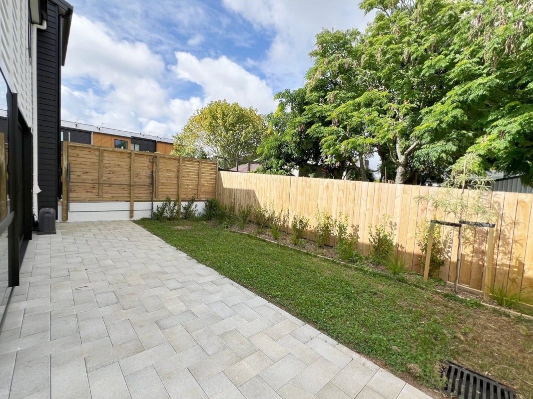18 Whati Lane, Henderson, Auckland - Carousel 19