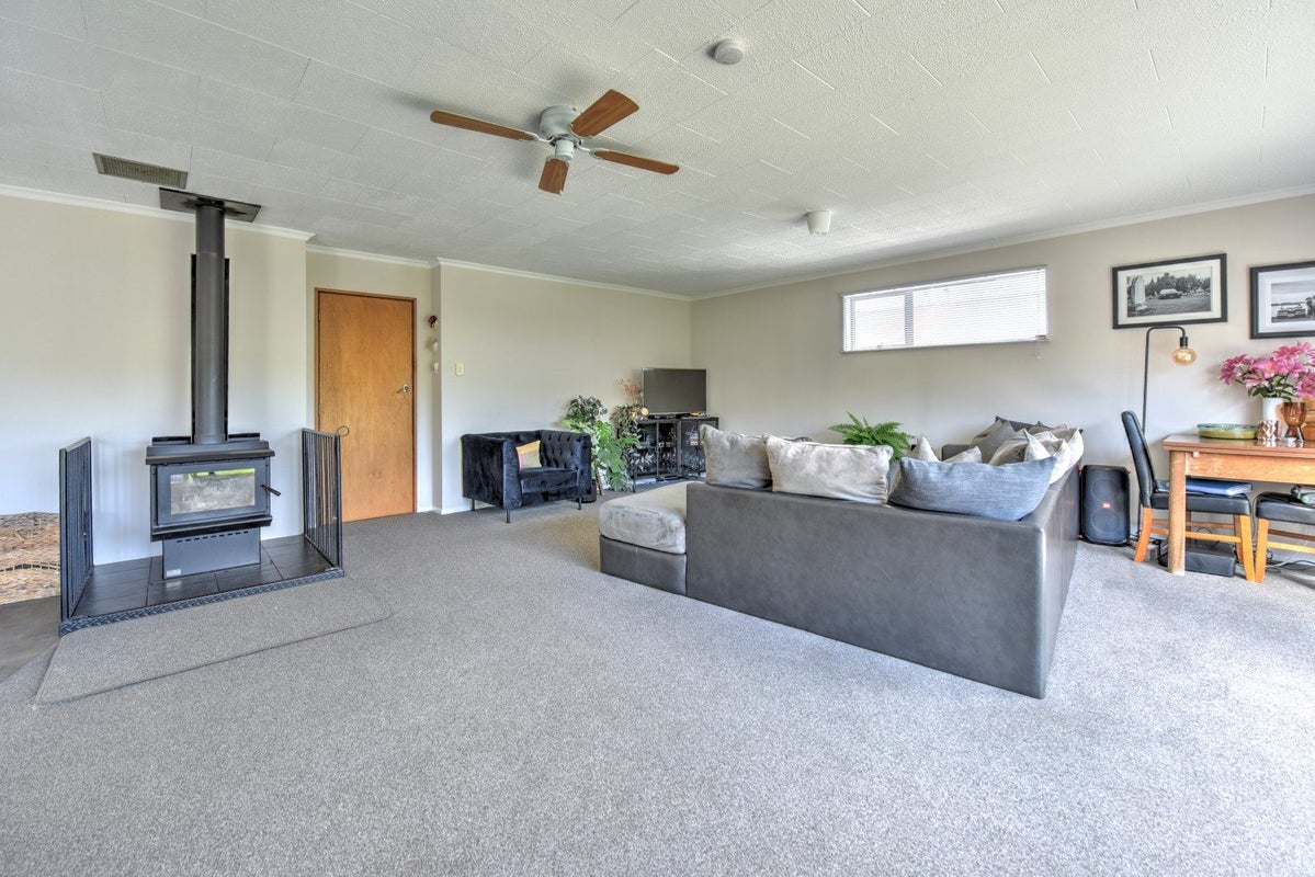 70 Walker Crescent, East Gore, Gore - Carousel 2