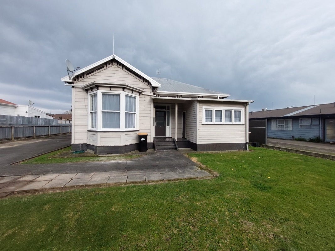 40 Pascal Street, Palmerston North, Palmerston North - Carousel 1