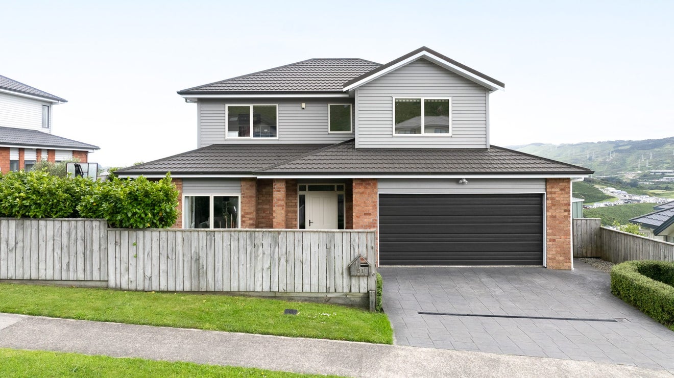 51 Erlestoke Crescent, Churton Park, Wellington - Carousel 1