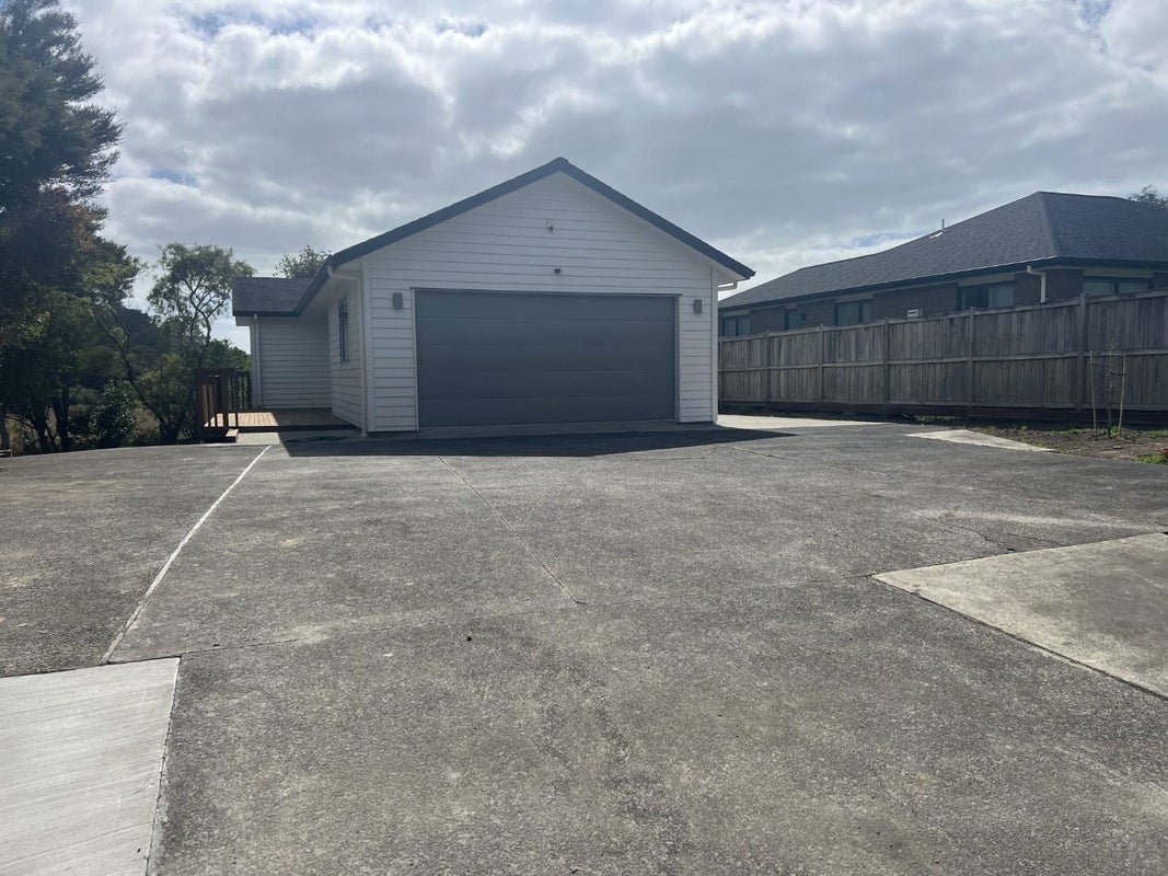 1373 East Coast Road, Albany - Carousel 1