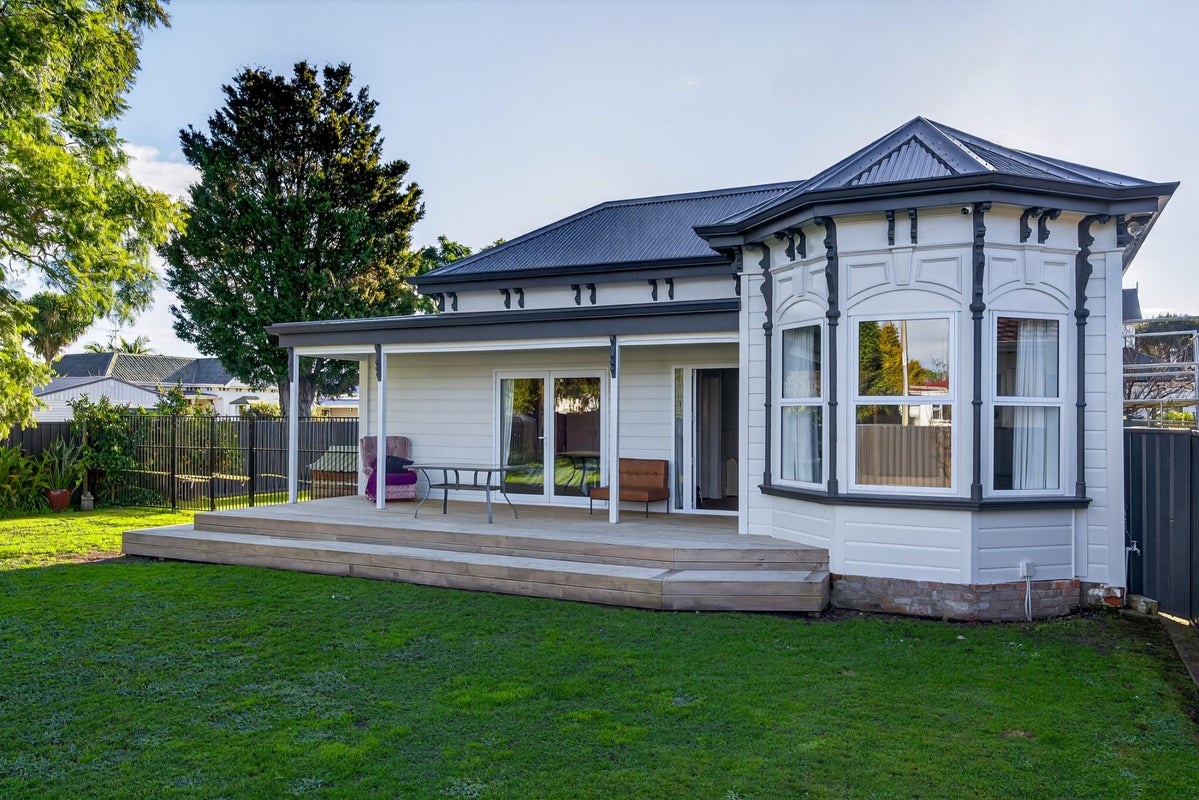 120 Sheehan Street, Whataupoko, Gisborne - Carousel 1