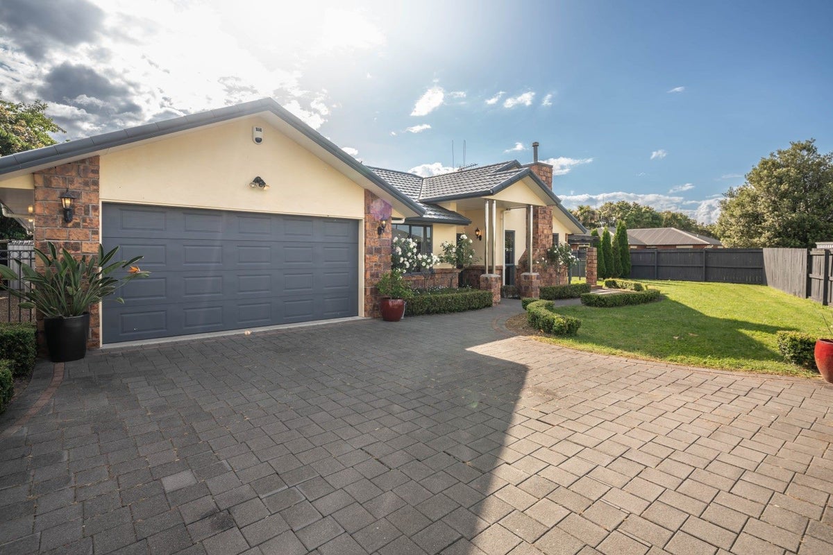4 Kingsbury Court, Rototuna North, Hamilton - Carousel 1
