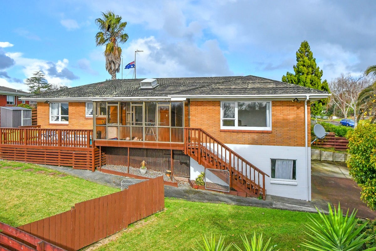 78 Ray Small Drive, Pahurehure, Papakura - Carousel 13