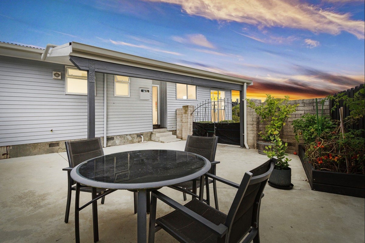 18 Omaha Grove, Totara Park, Upper Hutt - Carousel 2