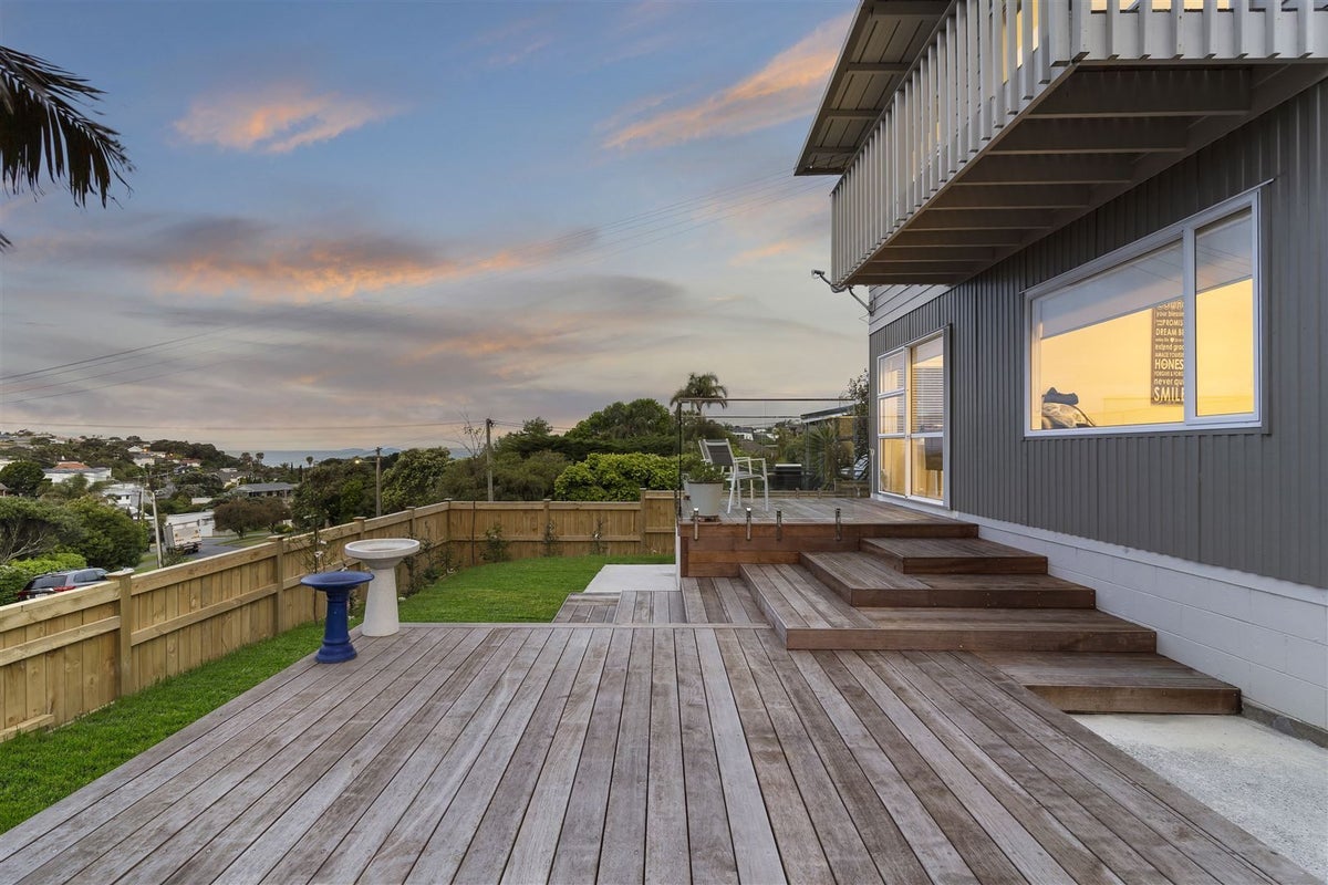 1/11 Penning Road, Milford, Auckland - Carousel 1
