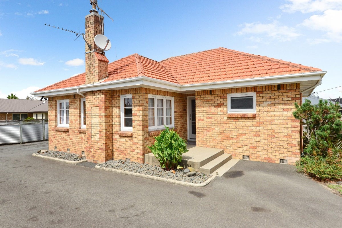 73 Ellicott Road, Nawton, Hamilton - Carousel 1