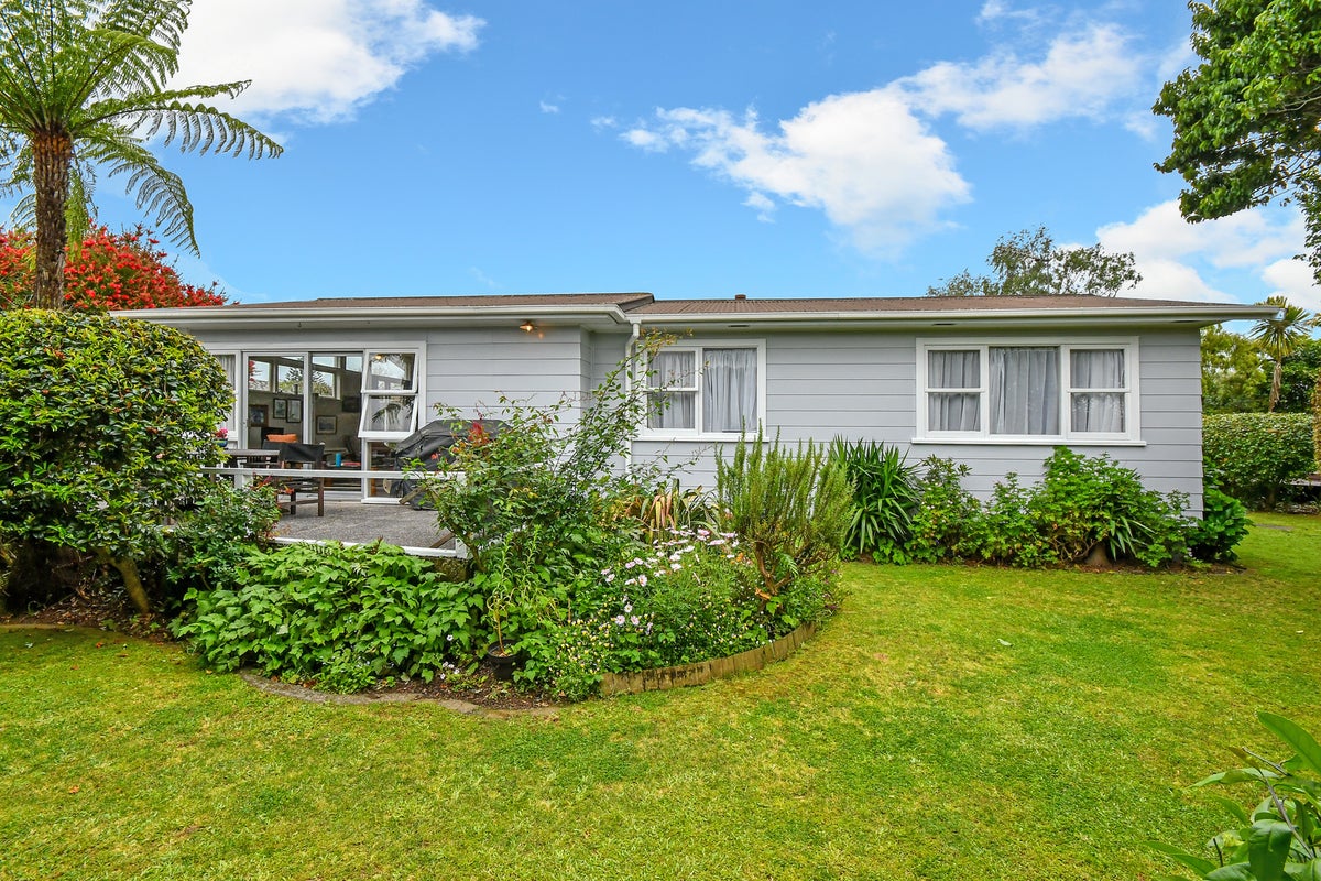 19 Marybeth Place, Rosehill, Papakura - Carousel 1