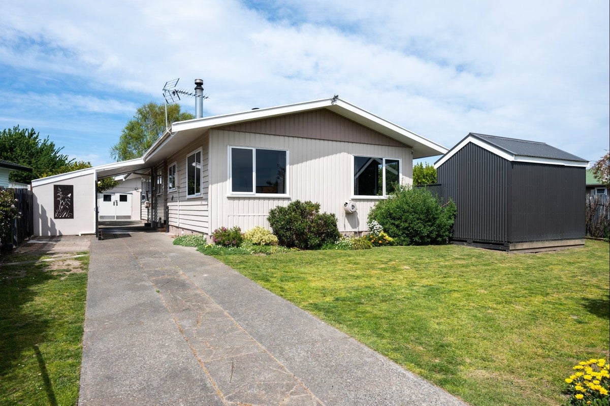 27 Alexander Avenue, Onekawa, Napier - Carousel 1