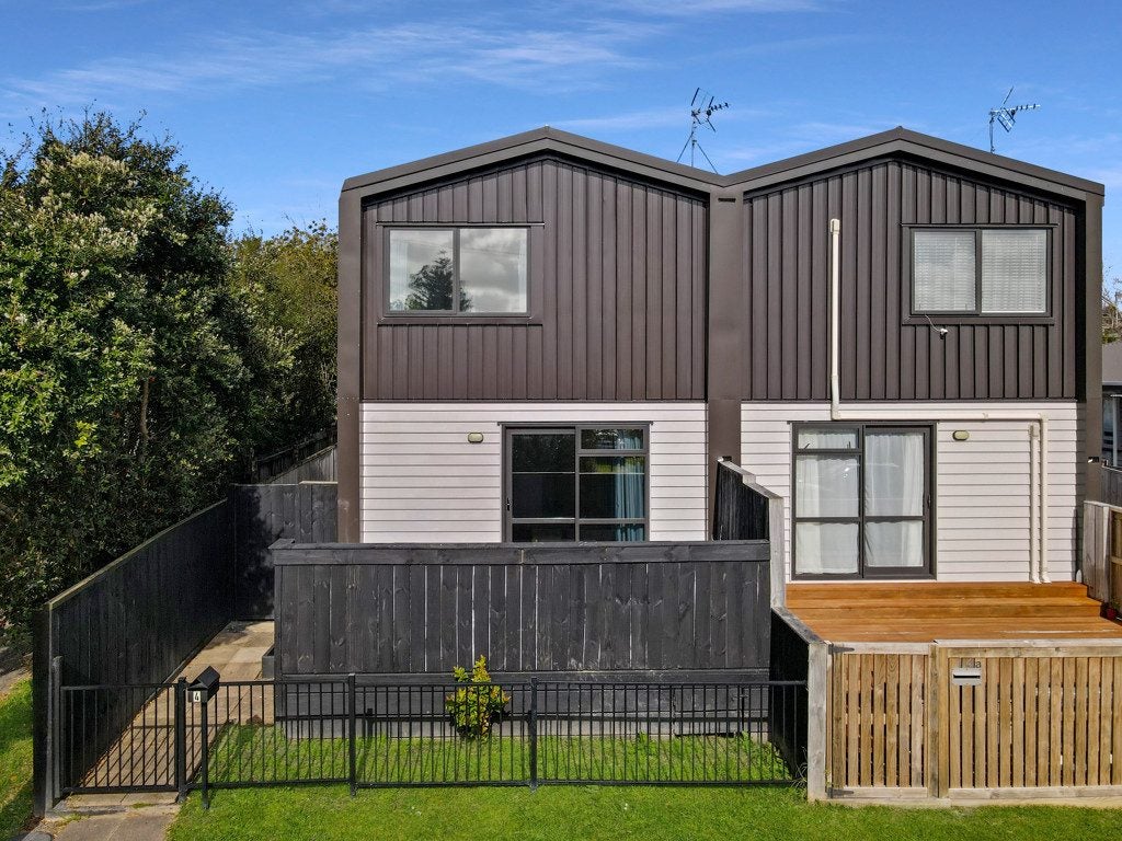 4 Wattle Road, Sunnyvale, Auckland - Carousel 1