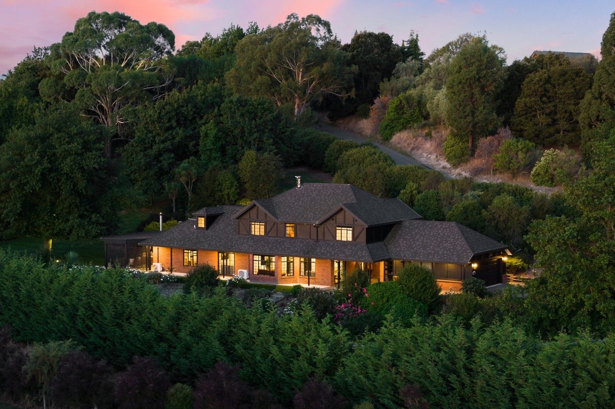 420 Ben Morven Road, Blenheim - Carousel 1