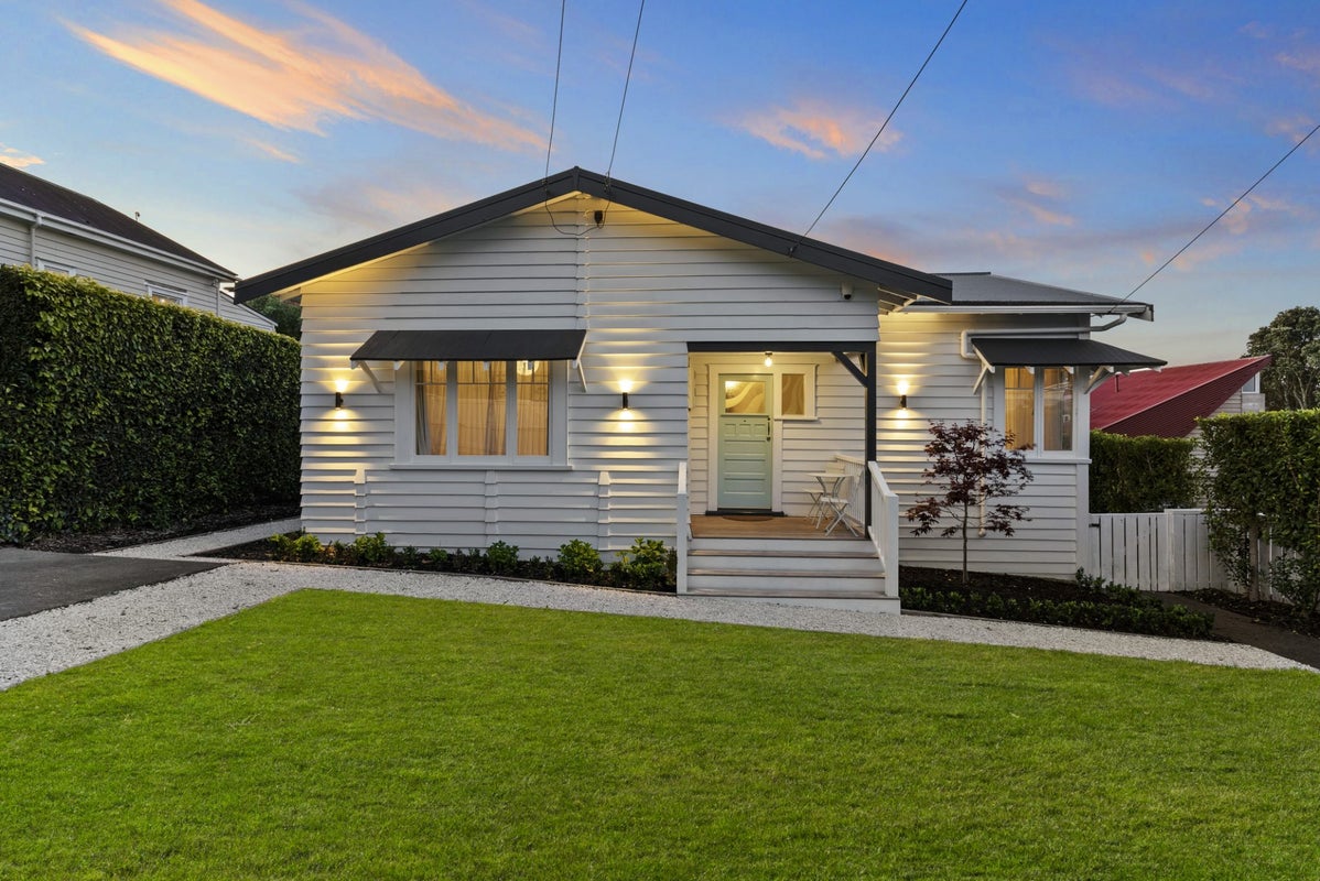 32 Livingstone Street, Westmere, Auckland - Carousel 1