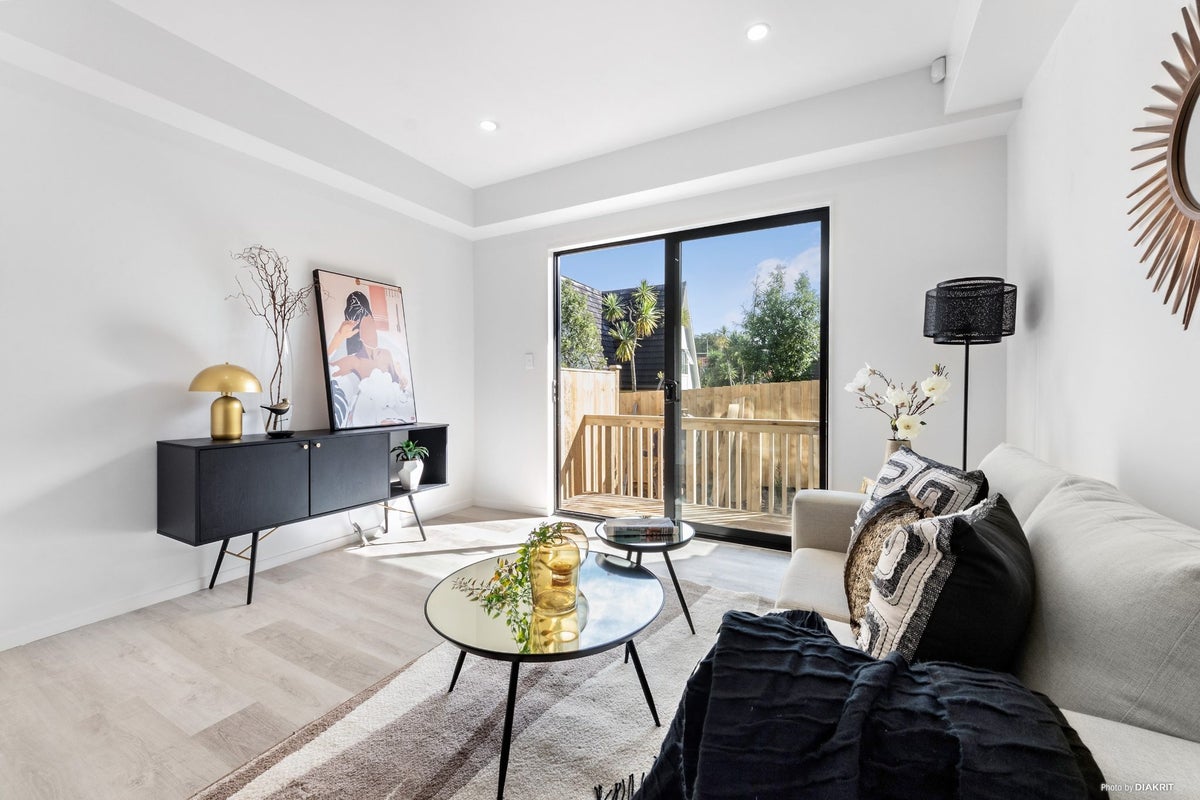 2/55 Patons Road, Howick, Manukau City, Auckland - Carousel 2