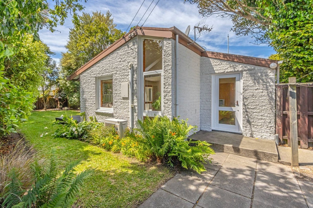 1/27 Colwyn Street, Bryndwr, Christchurch - Carousel 1
