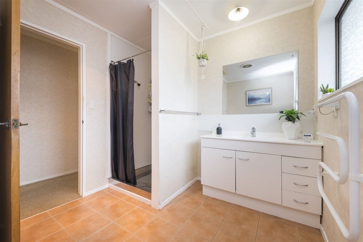 80 John F Kennedy Drive, Milson, Palmerston North - Carousel 14