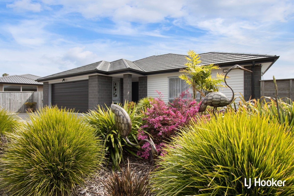2 Anatere Rise, Athenree, Katikati - Carousel 1